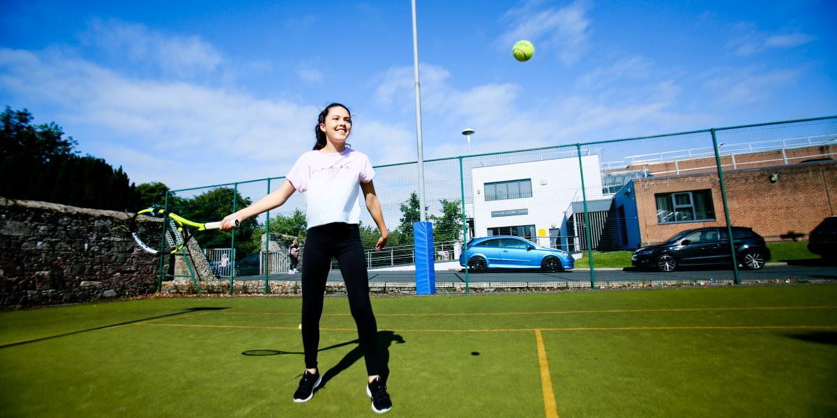 Tennis Comber